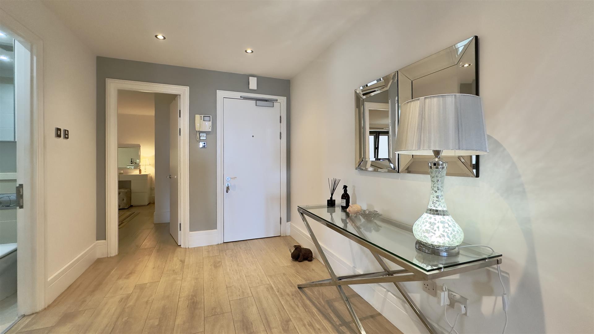  Image of House - 2 Bedrooms - 2 Bathrooms for Sale in Highcliffe House-Gibraltar, Image 10